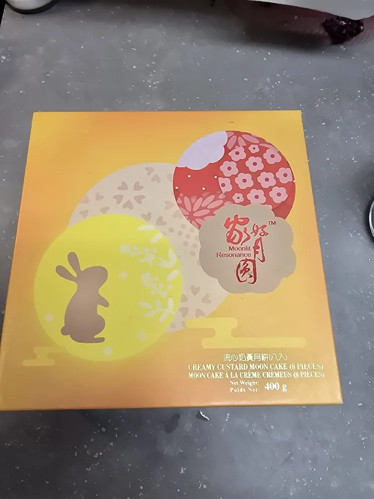 Creamy Custard Mooncake
