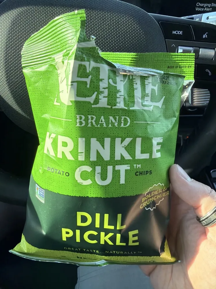 KRINKLE CUT Potato Chips Dill Pickle