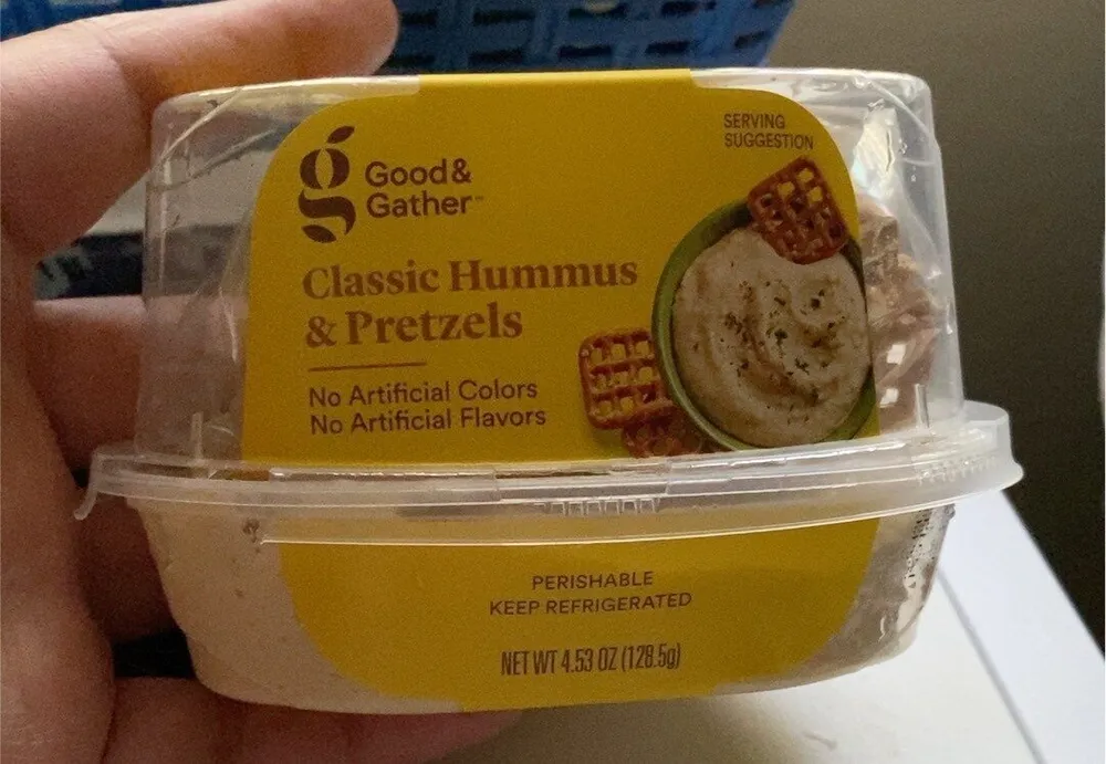 Classic Hummus & Pretzels