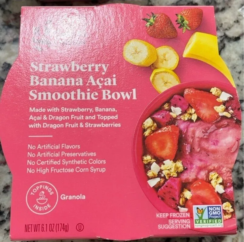 Strawberry banana açai smoothie bowl