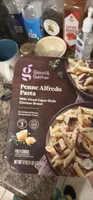 Penne Alfredo Pasta With Diced Cajun-Style Chicken Breast