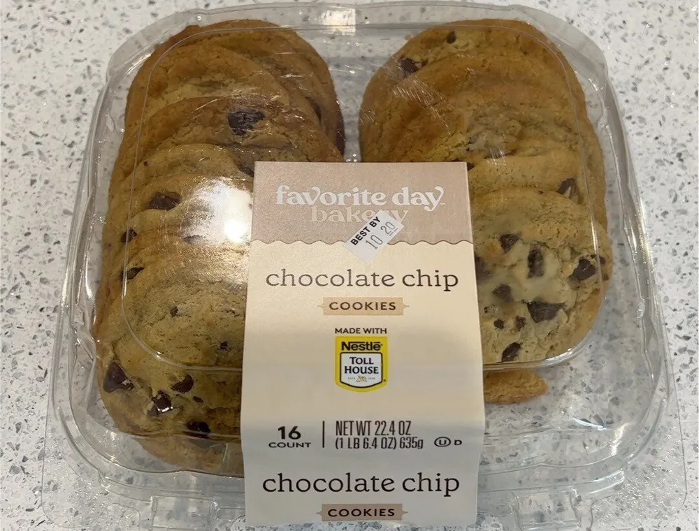 chocolate chip cookies