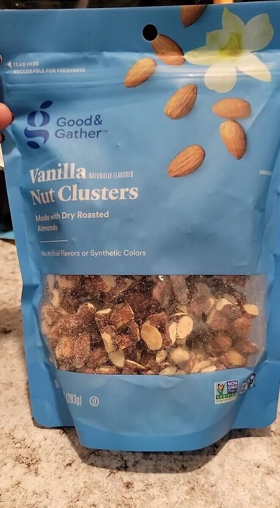 Vanilla nut clusters