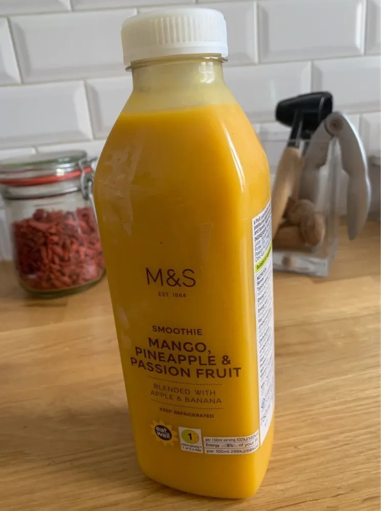 Smoothie mango pineapple