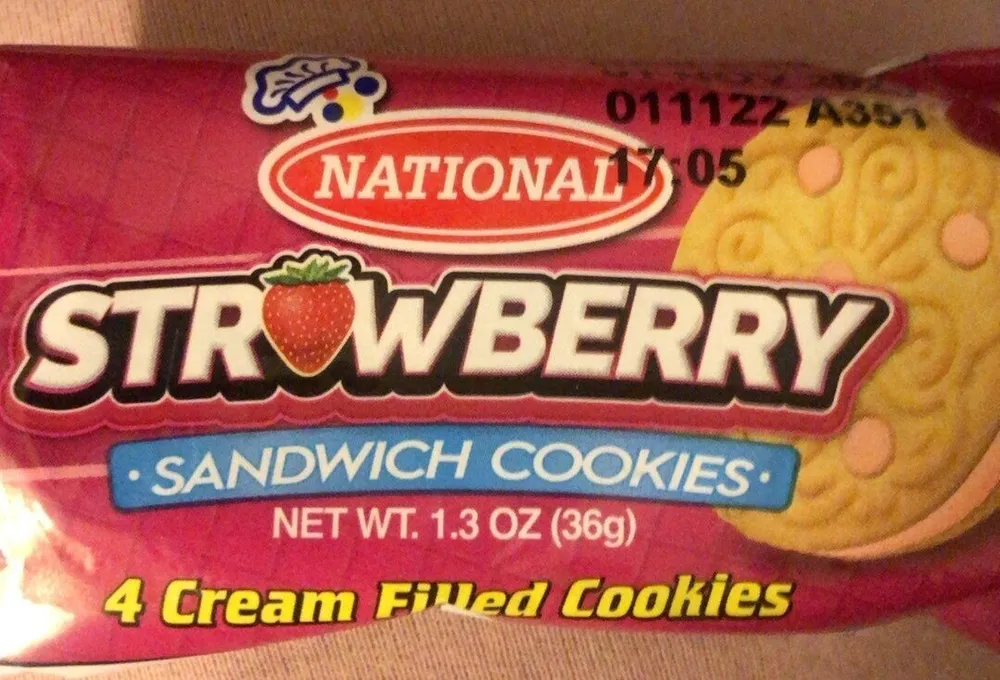 Strawberry sandwich cookies