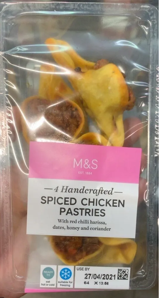Spiced chicken pastries