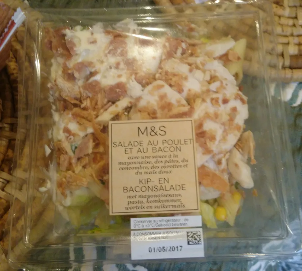 Salade au poulet et au bacon