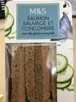 Saumon Et Concombre Sur Du Pain De Mie Complet