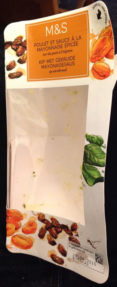 Poulet et Sauce à la Mayonnaise Épicée sur du Pain à l'Oignon
