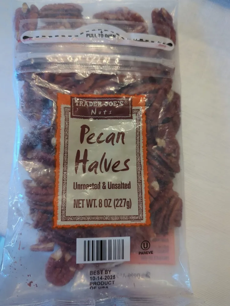 Raw pecan halves