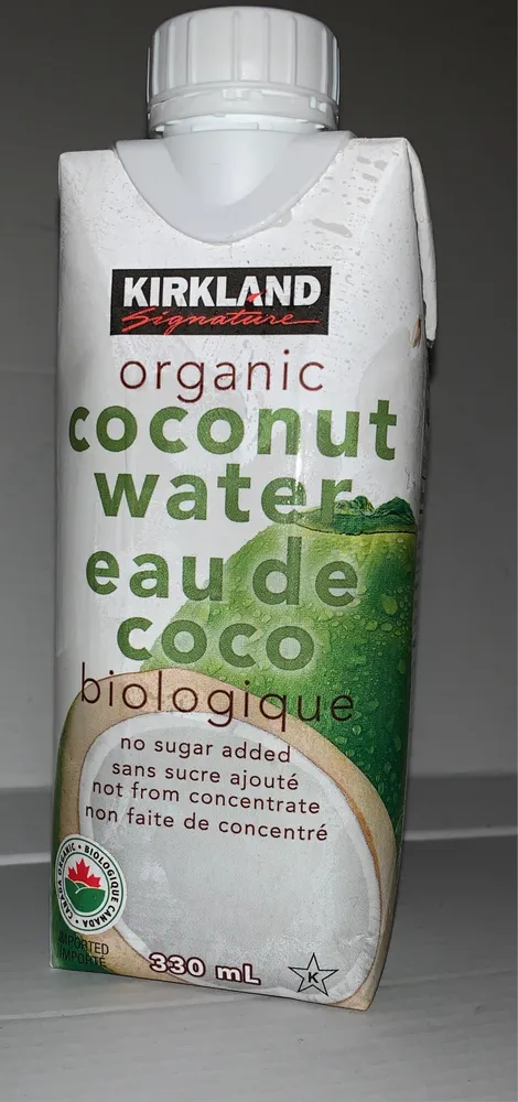 organic coconut water eau de coco biologique