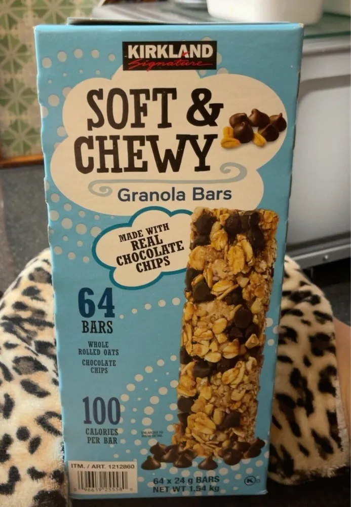 Soft and chewy granola bar