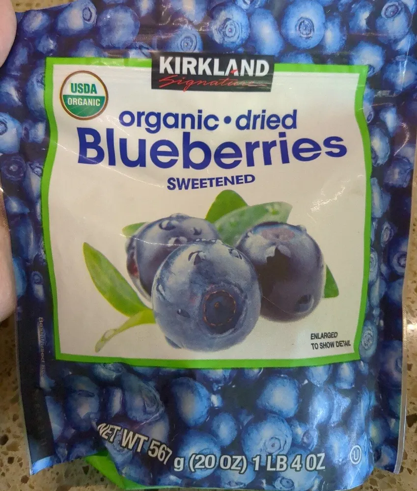 Whole dried blueberries