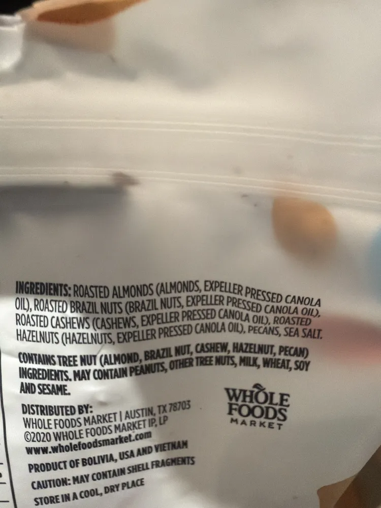 Roasted & salted almonds, brazil nuts, cashews, hazelnuts, pecans deluxe mixed nuts, roasted & salted