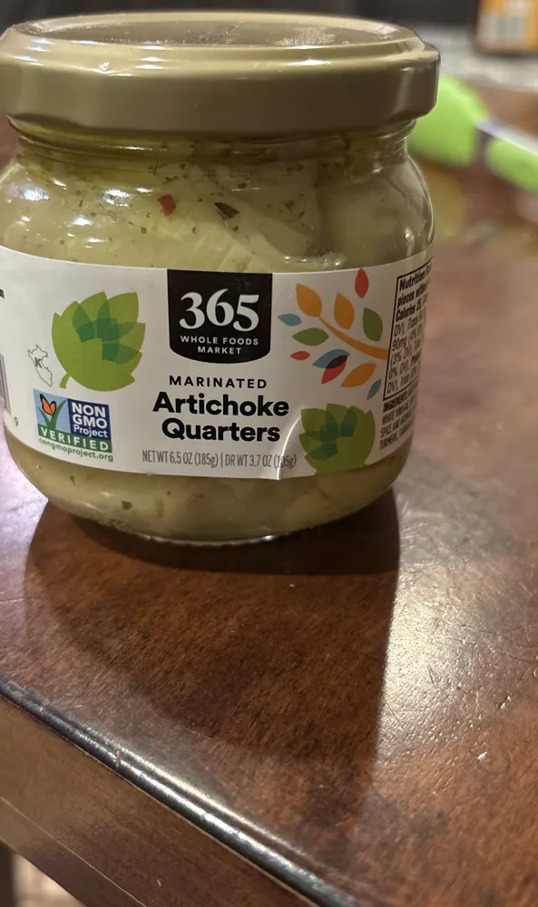 Marinated artichoke quarters