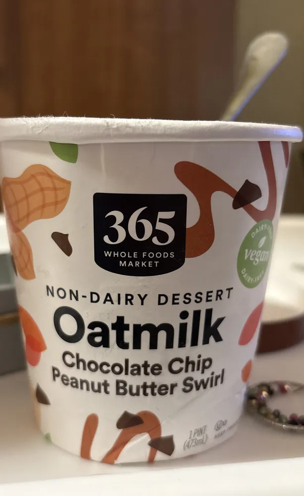 Non-Dairy Dessert Oatmilk Chocolate Chip Peanut Butter Swirl
