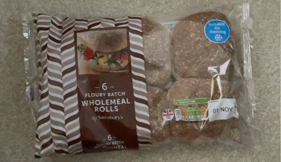 Floury batch whokemeal rolls