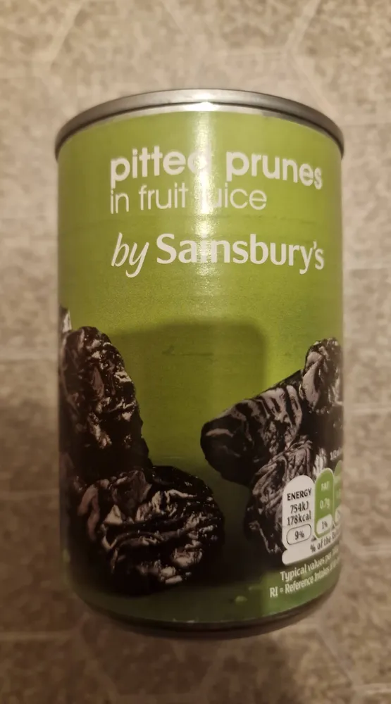 Pitted prunes in fruit juice