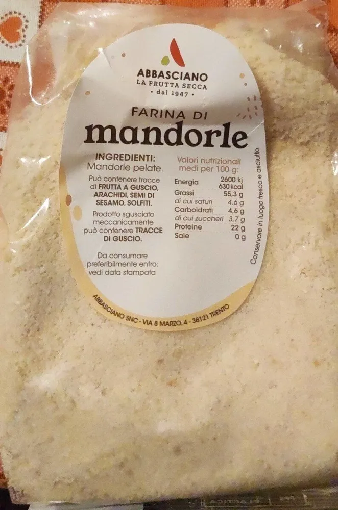 Farina di mandorle
