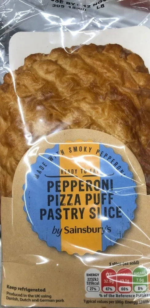 Pepperoni pizza puff