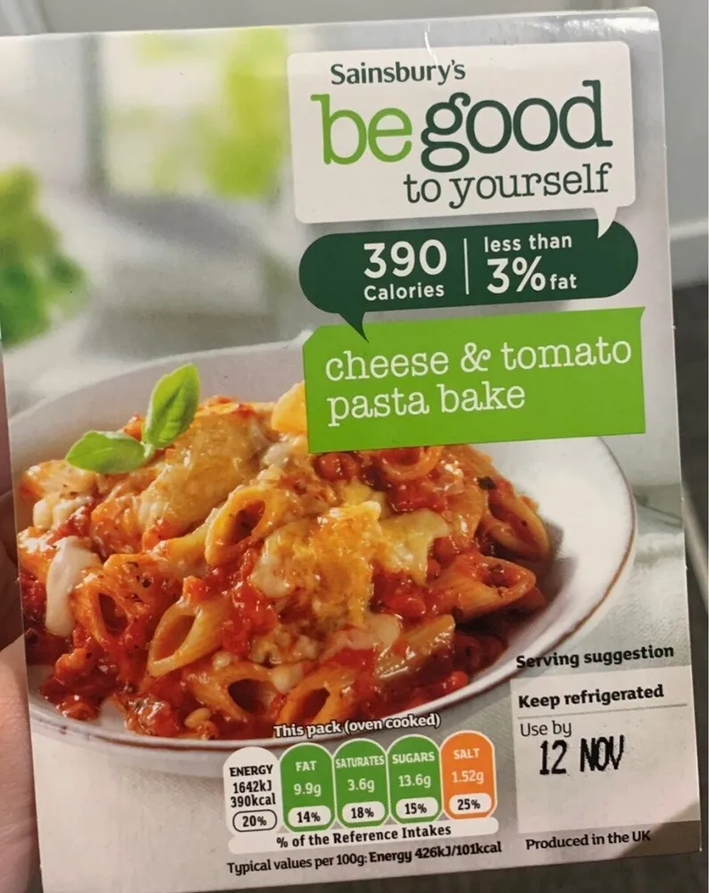 Cheese & tomato pasta bake