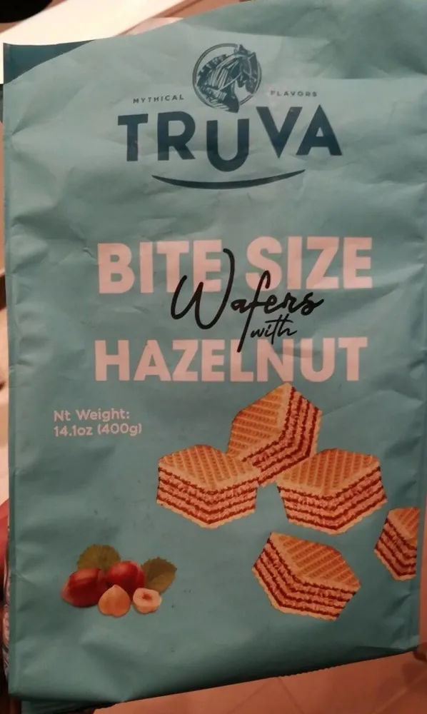 Bite size wafers with hazelnut
