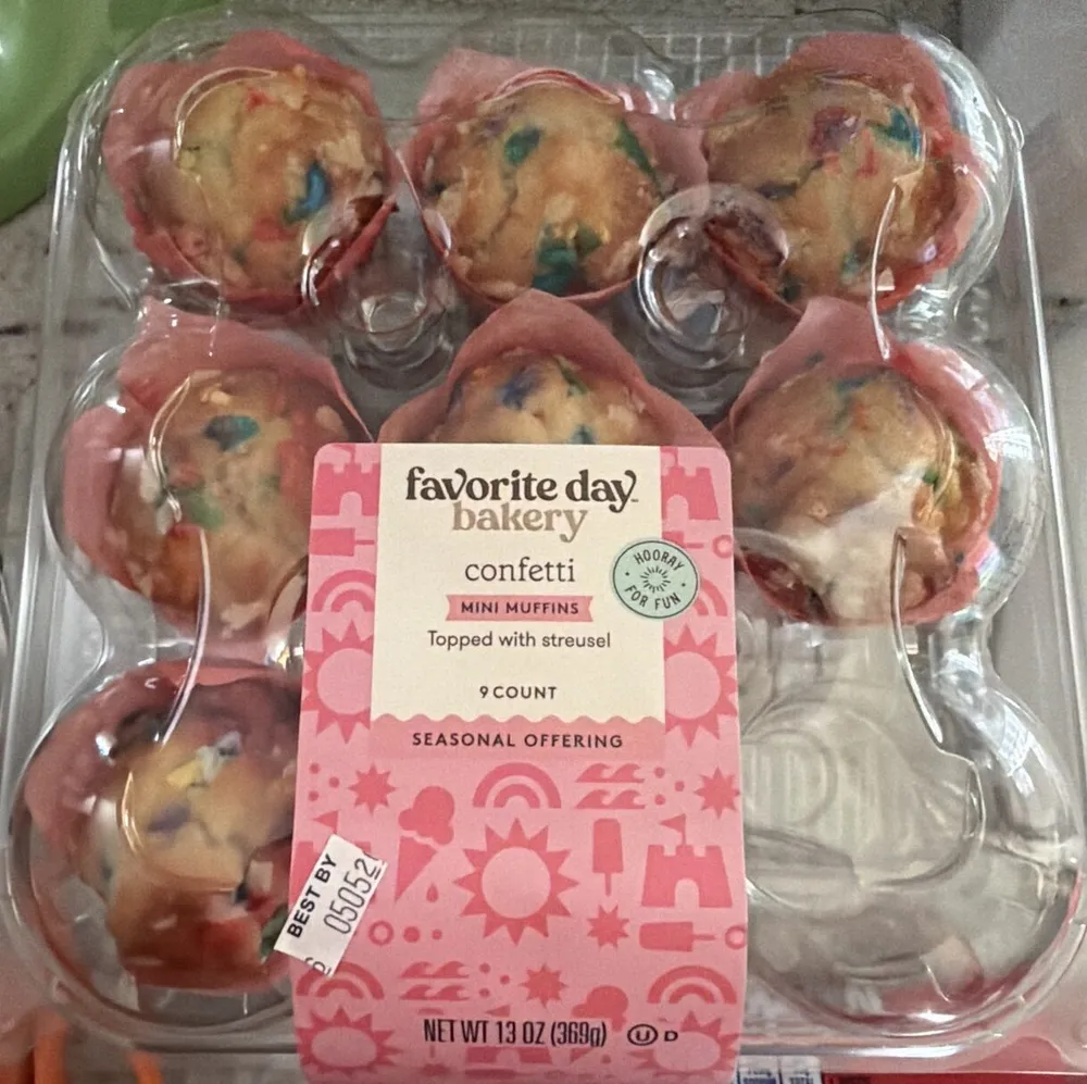 Confetti Mini Muffins Topped With Streusel