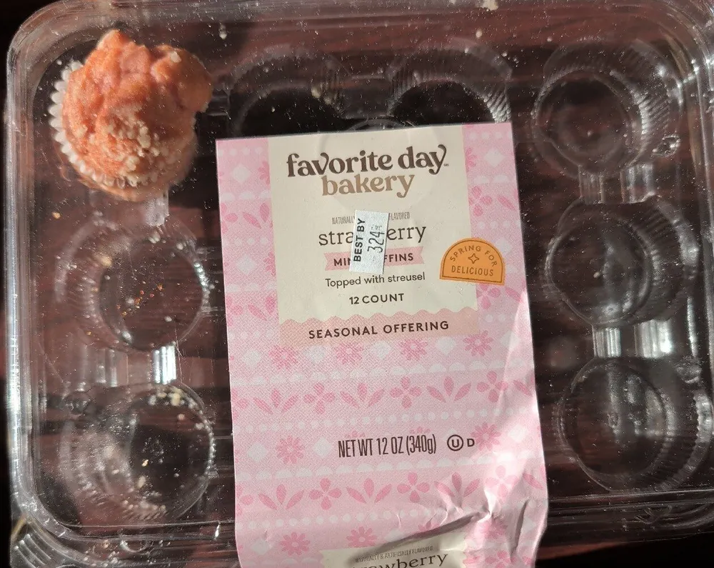 strawberry mini muffins