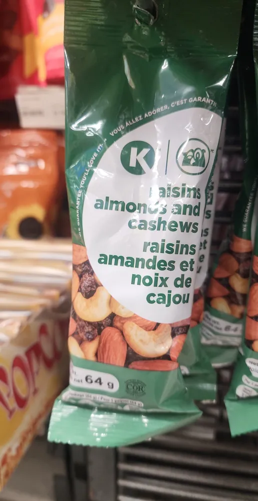 Raisins almonds