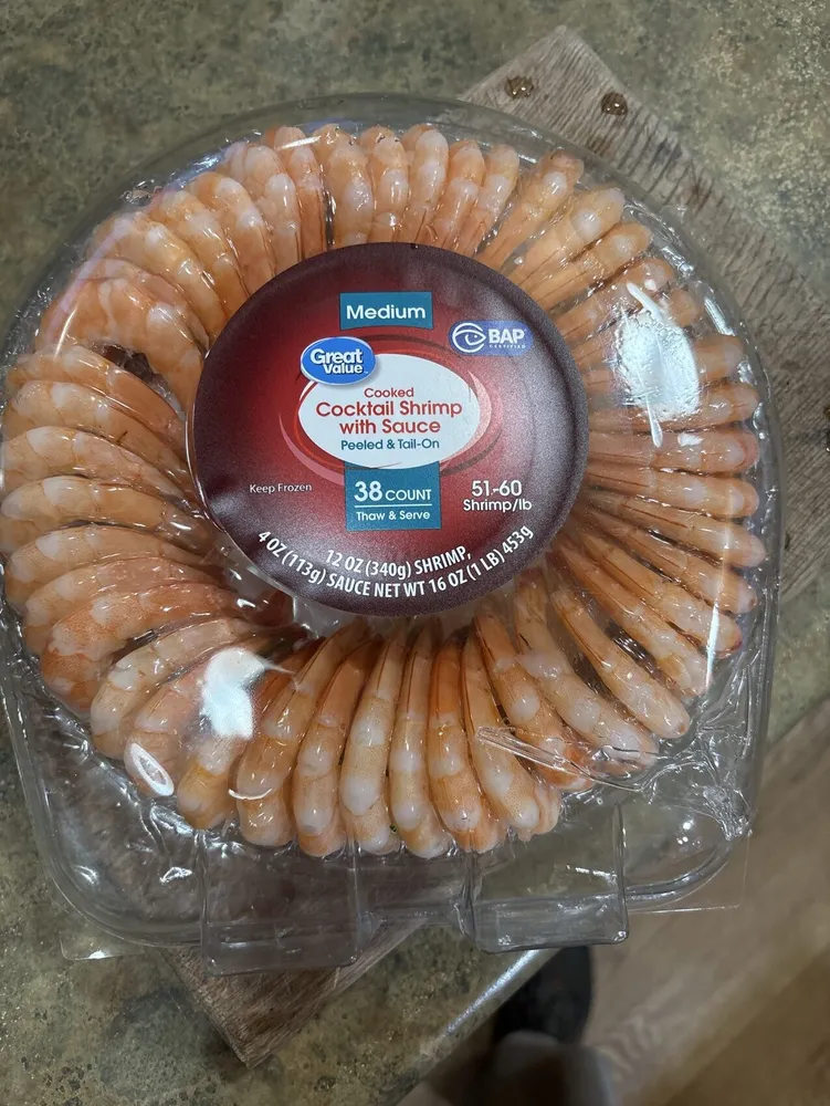 Cooked Cocktail Shrimp With Sauce