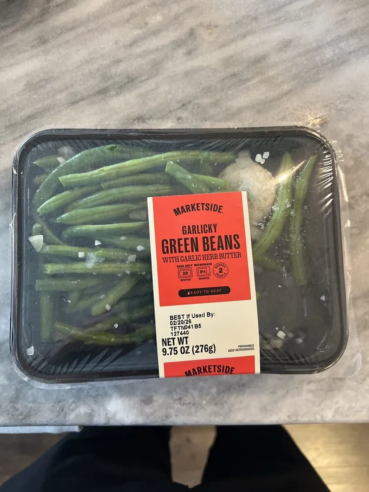 GARLICKY GREEN BEANS WITH GARLIC HERB BUTTER