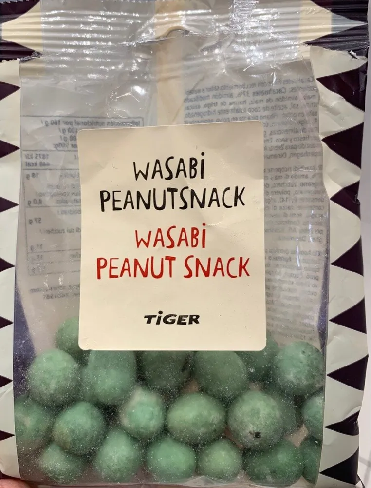Wasabi peanut snack
