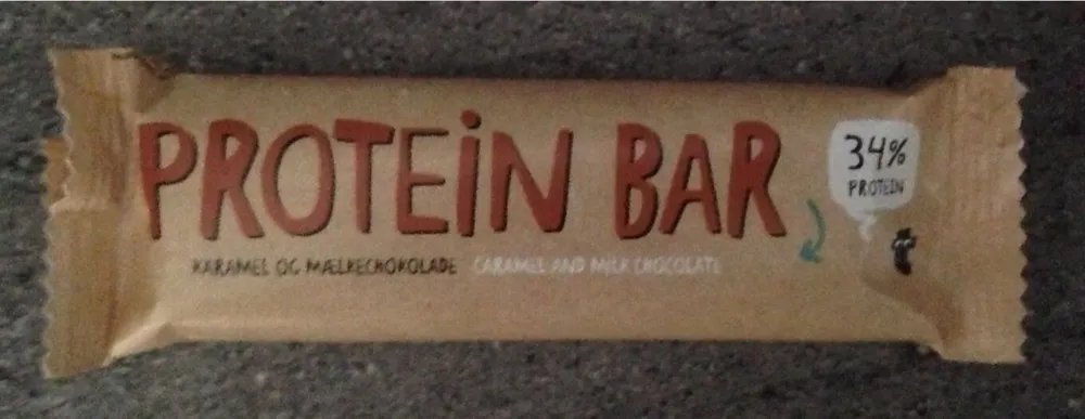 Protein bar caramel and milk chocolate