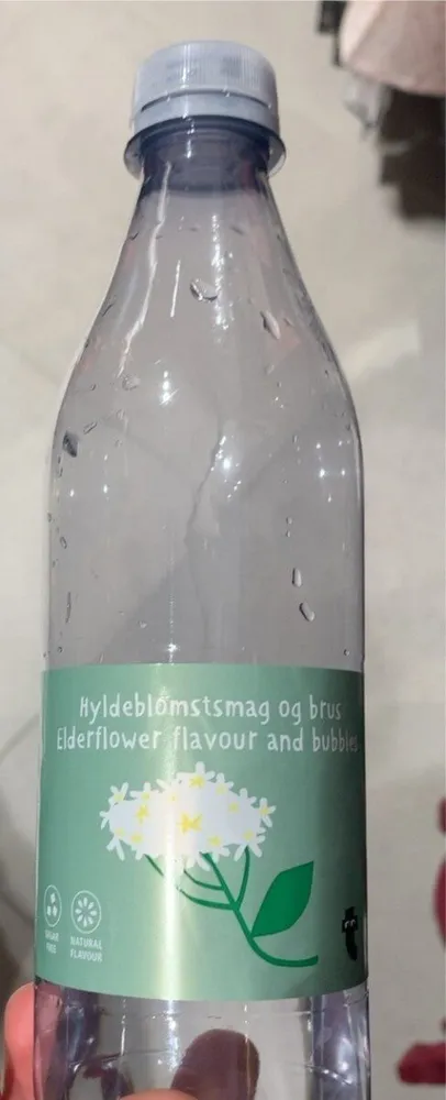 Elderflower and bubbles