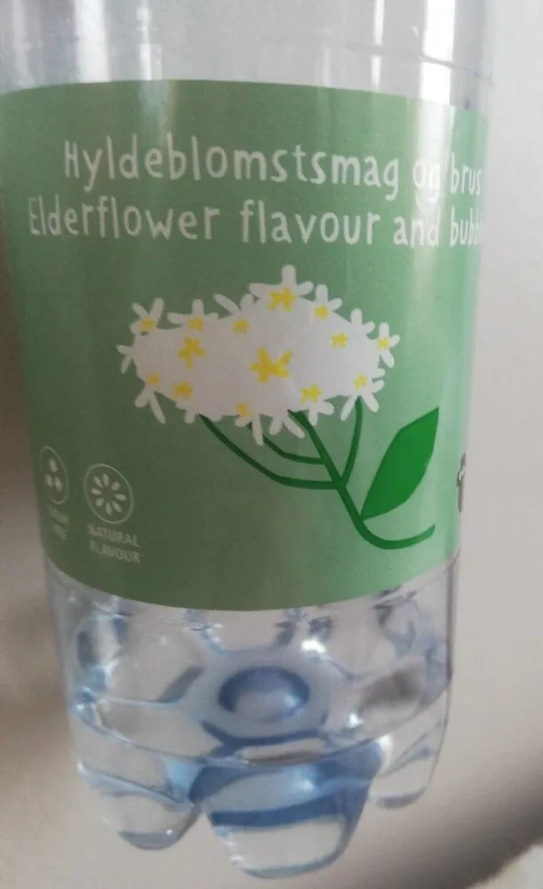 Elder flowers flavour and bubbles
