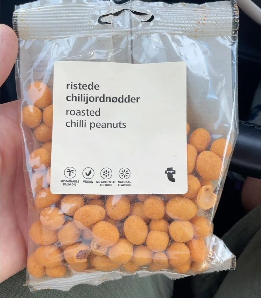 roasted chili peanuts