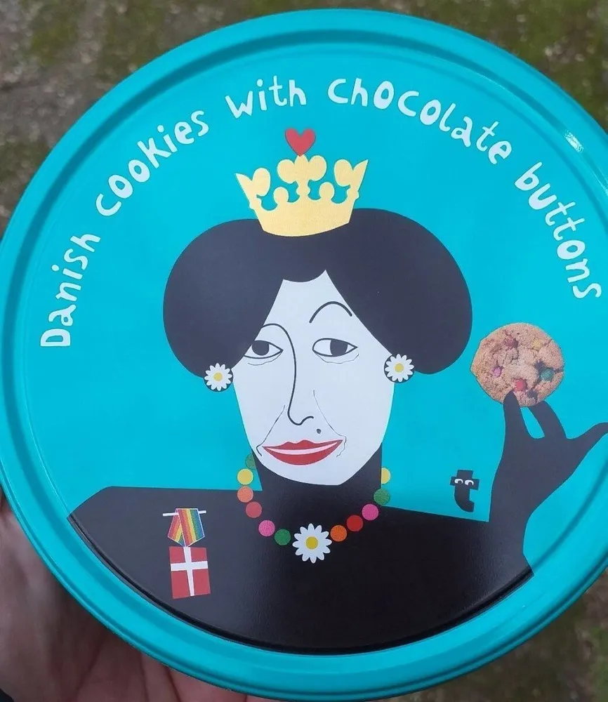 Danish cookies with chocolate buttons