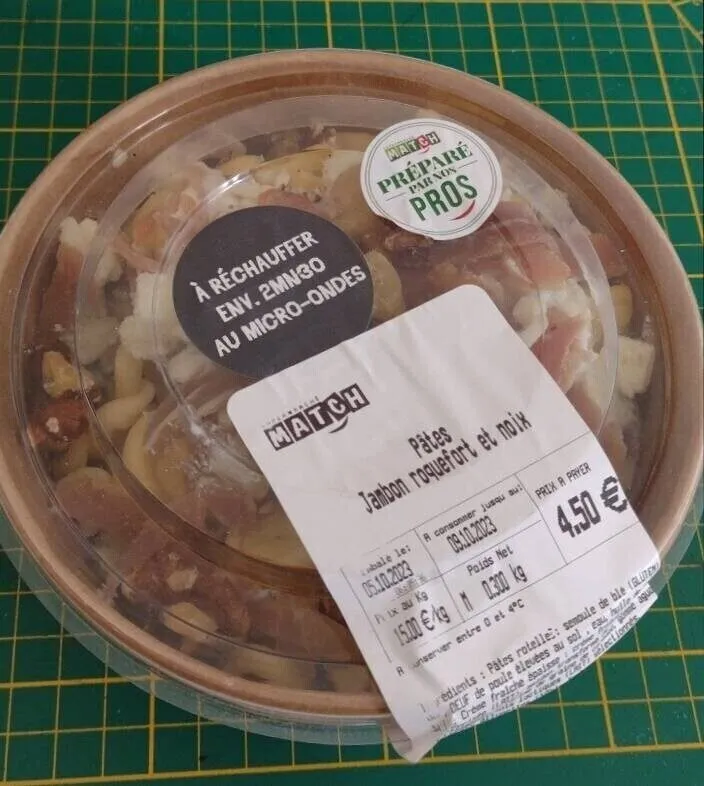 Pâtes jambon roquefort et noix