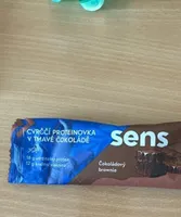 Sens cvrččí proteinovka v tmavé čokoládě brownie