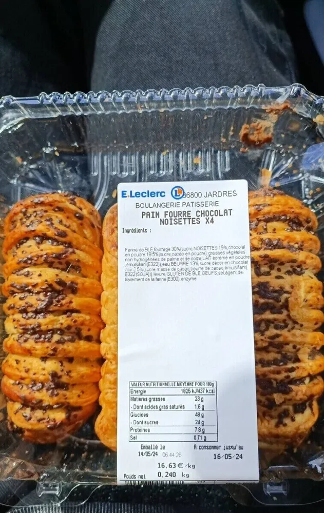 Pain fourré chocolat noisettes
