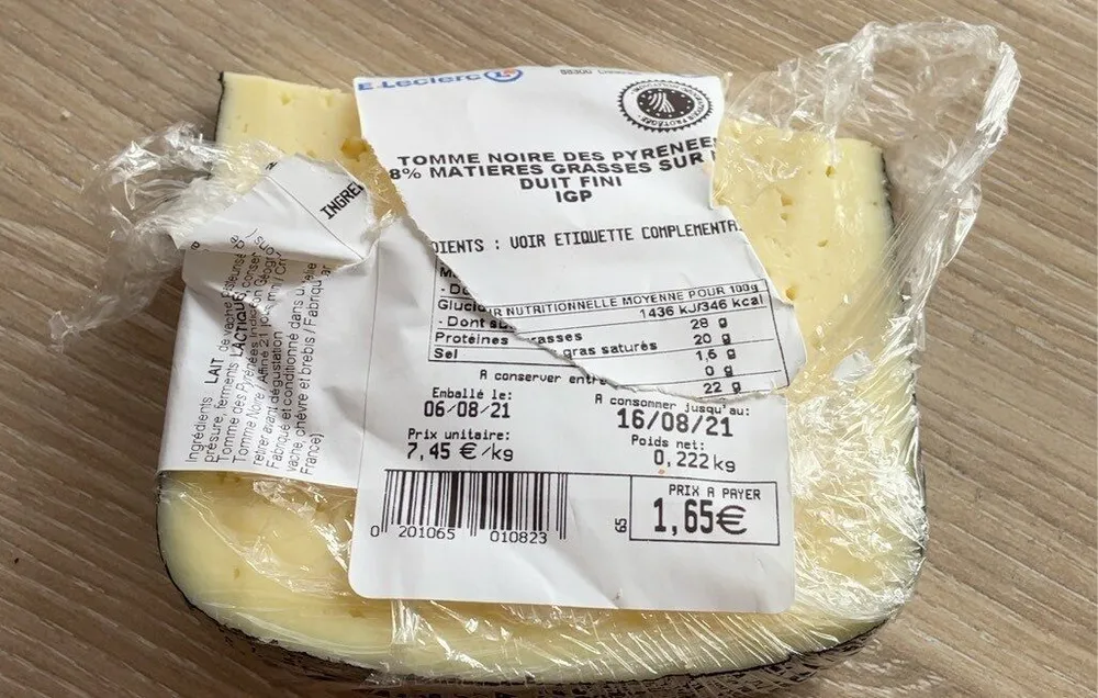 Tomme noire des pyrenees