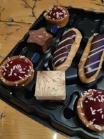 16 petits fours festifs