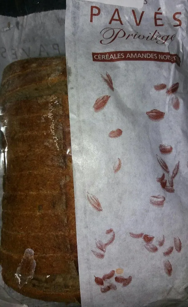 Pain céréales amandes noisettes