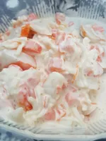 Salade de surimi, carottes et ananas
