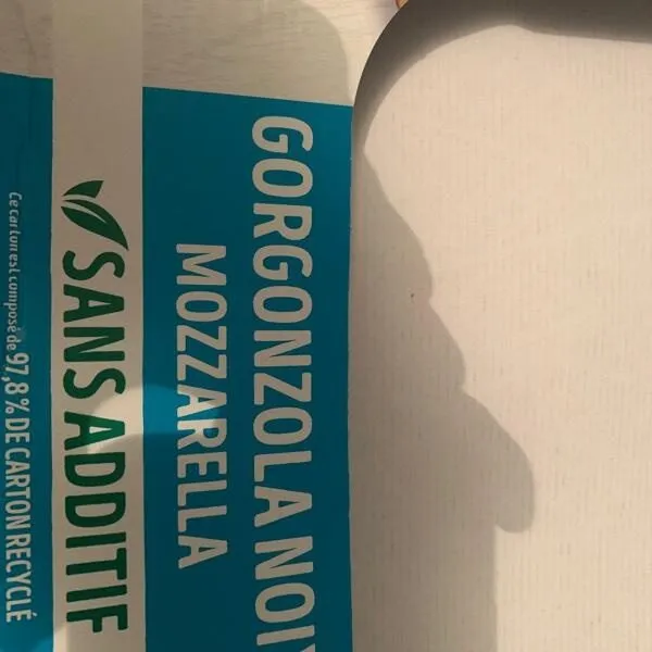 Pizza mix gorgonzola noix