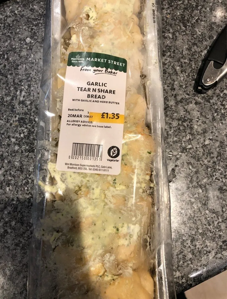 Garlic tear N share bread