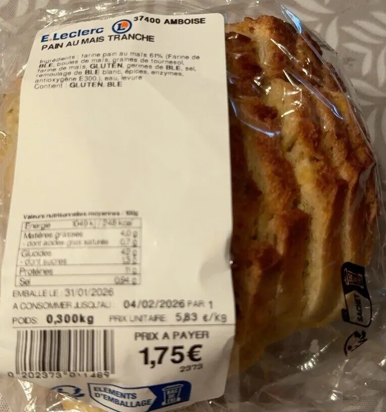 Pain au maïs tranché