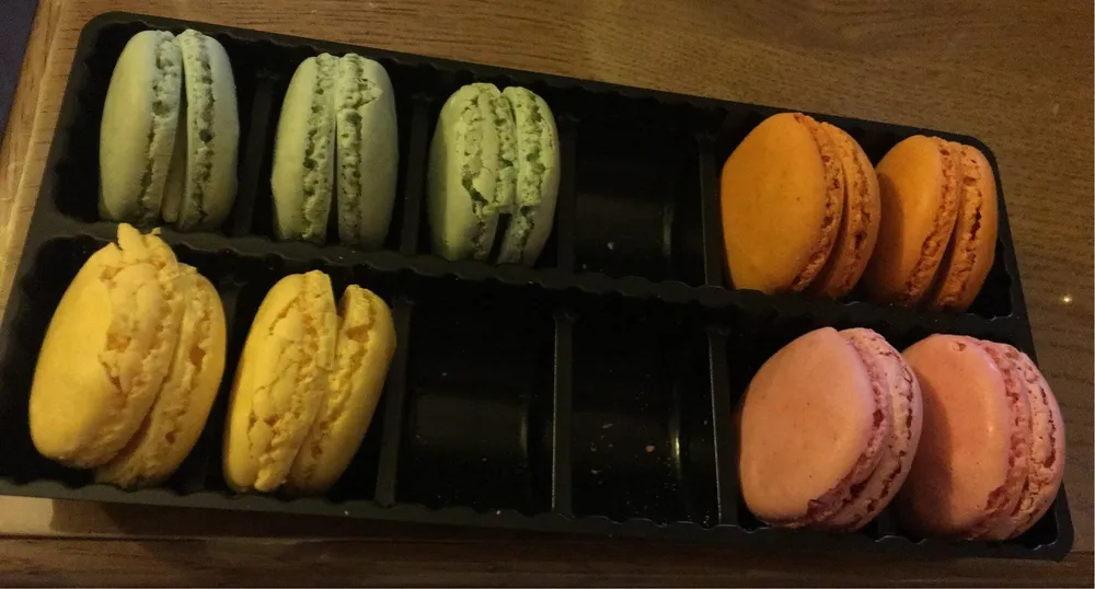 Macarons garnis