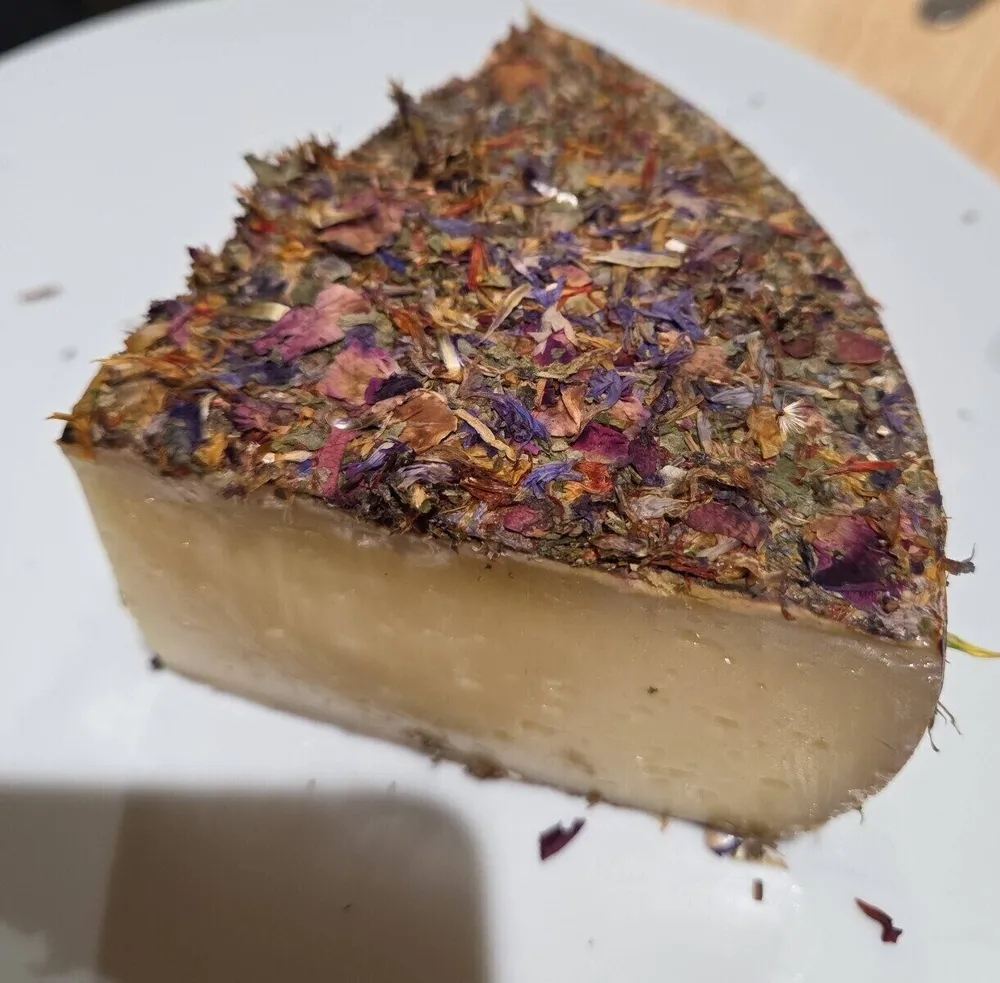Tomme aux fleurs