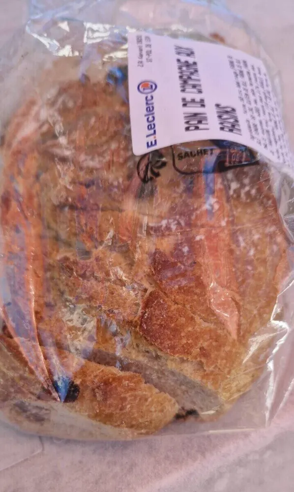 Pain de campagne aux raisins